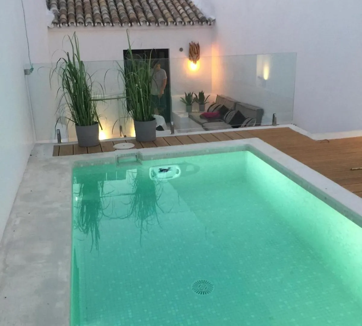 Unique Townhouse With Rooftop Pool Estepona Сasa de vacaciones
