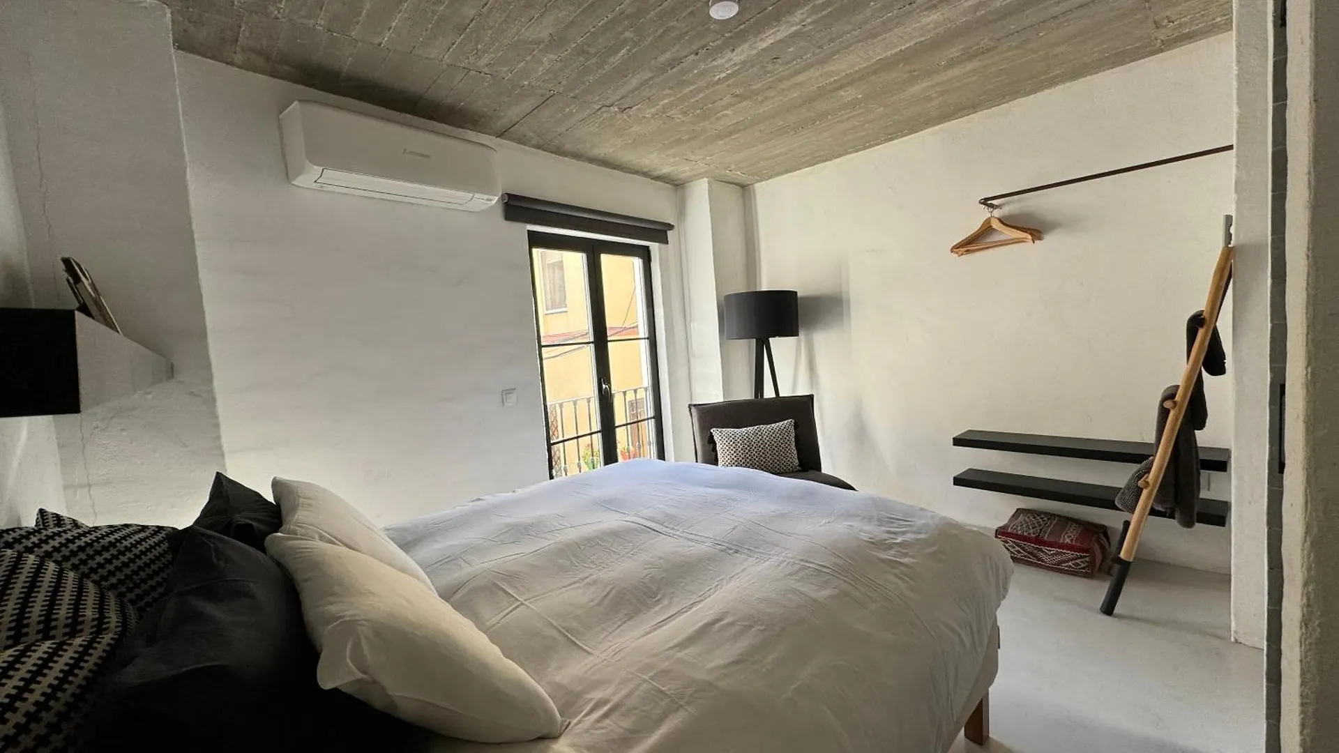 Сasa de vacaciones Unique Townhouse With Rooftop Pool Estepona