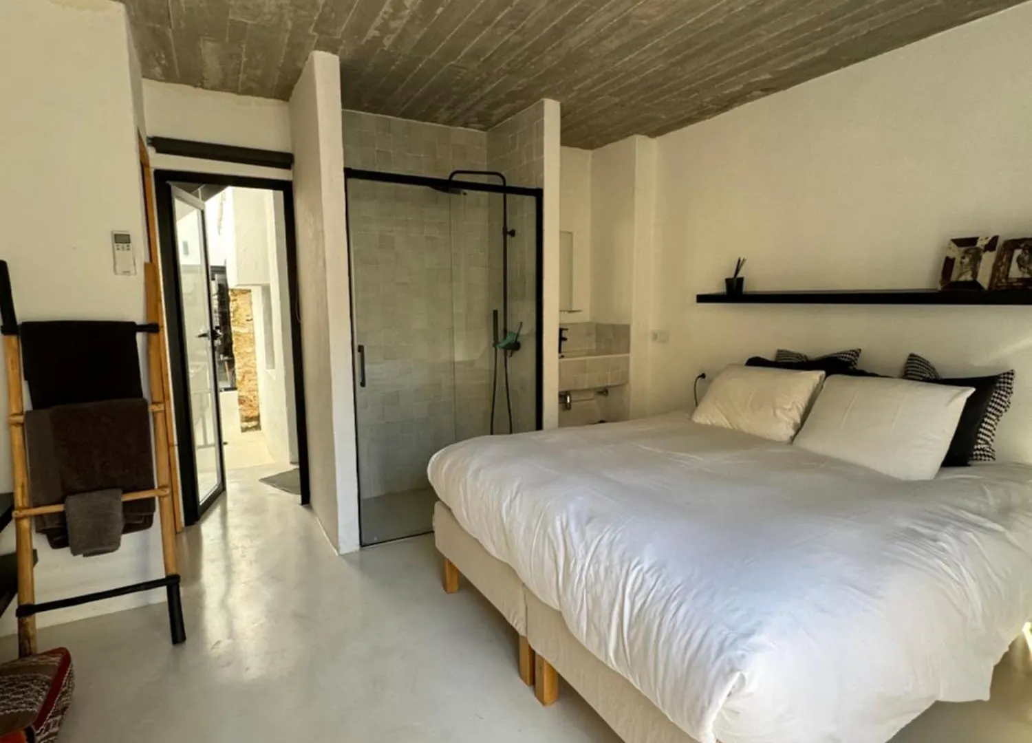 Сasa de vacaciones Unique Townhouse With Rooftop Pool Estepona España