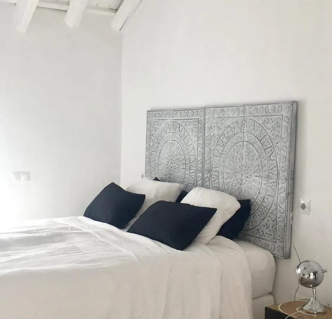 Сasa de vacaciones Unique Townhouse With Rooftop Pool Estepona
